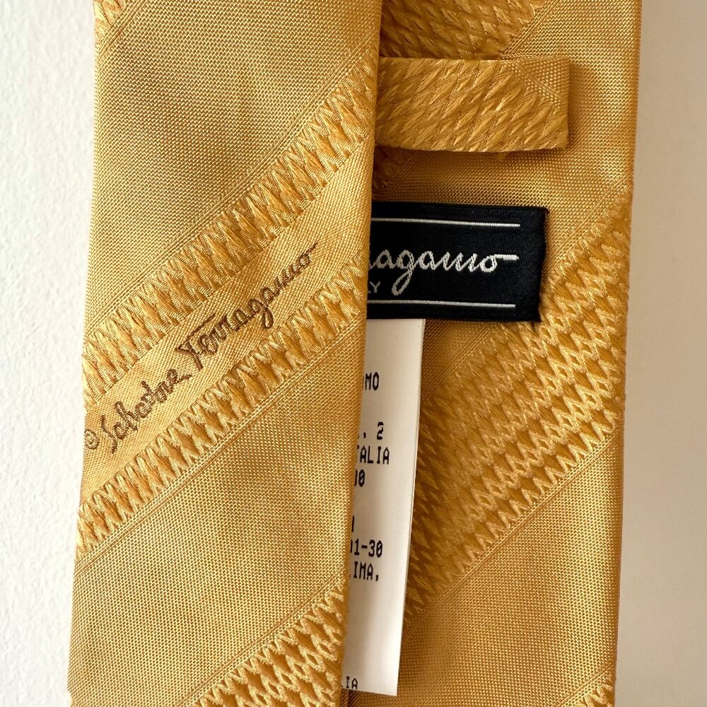 Salvatore Ferragamo 100% Silk Neck Tie Yellow/Gold Embroidered Stripe (4” Width)